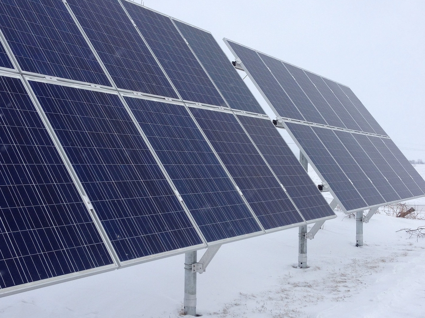 Ist die Photovoltaik-Stromerzeugung im Winter mit Stromengpässen konfrontiert? Schlüssellösungen zur Verbesserung der Winterleistung