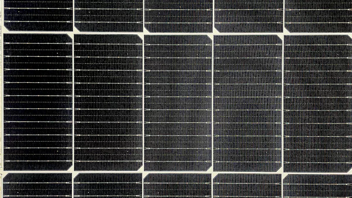 Mit welchen Materialien werden Sonnenkollektoren hergestellt？
