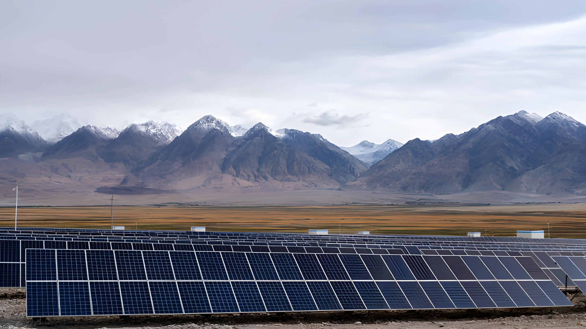 Wichtige Überlegungen bei der Gestaltung von Bodenmontage Solarparks für maximale Effizienz